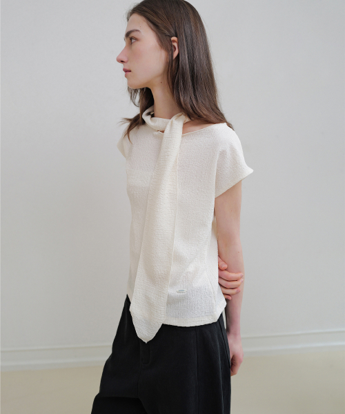 ANDNEEDS（アンドニーズ）の「Rachel scarf blouse (ivory)（シャツ/ブラウス・レディース・その他・FREE）」の2枚目の写真