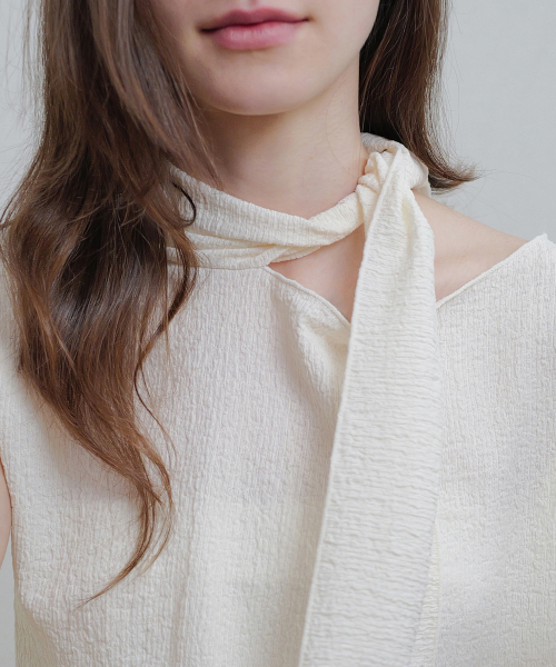 ANDNEEDS（アンドニーズ）の「Rachel scarf blouse (ivory)（シャツ/ブラウス・レディース・その他・FREE）」の4枚目の写真