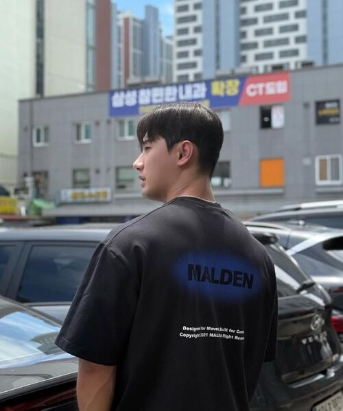 MALDEN(モールデン)の「スプレッドオーバーサイズTシャツ(Tシャツ/カットソー・メンズ・その他・MEDIUM/LARGE/X-LARGE/XX-LARGE)」の4枚目の写真