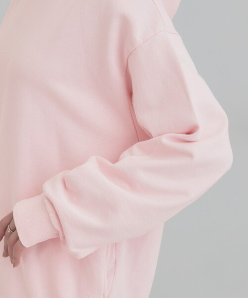 Cutie Blonde(キューティーブロンド)の「【洗濯機可】ポケット付きが嬉しい ケミカル加工フーディ―(パーカー・レディース・ダークグレー/ピンク・00)」の5枚目の写真