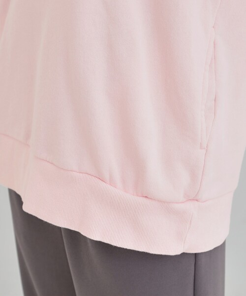 Cutie Blonde(キューティーブロンド)の「【洗濯機可】ポケット付きが嬉しい ケミカル加工フーディ―(パーカー・レディース・ダークグレー/ピンク・00)」の3枚目の写真