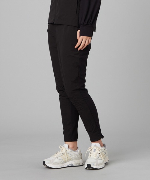 Chacott（チャコット）の「ハイブリッド中わたパンツ（スウェットパンツ・レディース・ブラック/カーキ・M）」の5枚目の写真