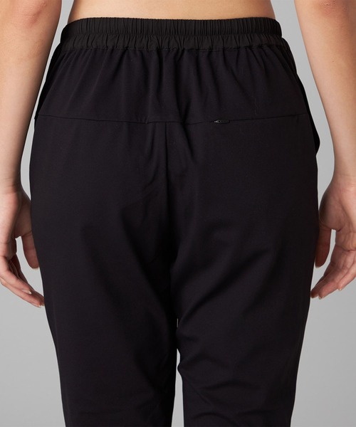Chacott（チャコット）の「ハイブリッド中わたパンツ（スウェットパンツ・レディース・ブラック/カーキ・M）」の14枚目の写真
