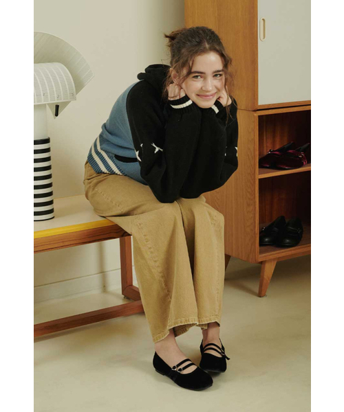 FORRR(フォルンルン)の「Heart Two strap Maryjane - 4Color(バレエシューズ・レディース・ブラック×ブラック/ブラック/ブルー/バーガンディー・23cm/24cm/25cm)」の6枚目の写真
