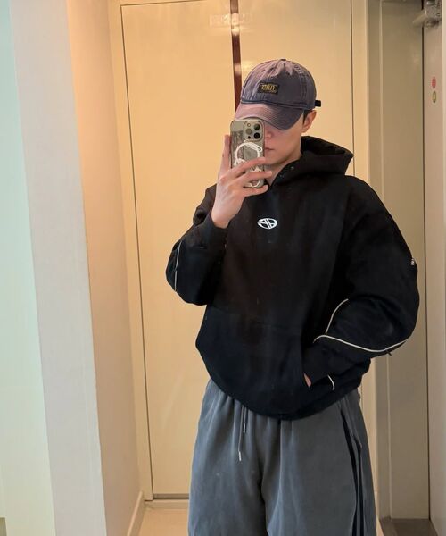 HYUNFIT（ヒョンフィット）の「REFLECTION TRACK HOODED-[BLACK]（パーカー・メンズ・その他・SMALL/MEDIUM/LARGE/X-LARGE）」の4枚目の写真