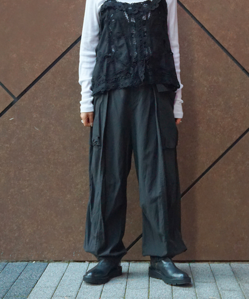 JOURNAL STANDARD LUXE（ジャーナルスタンダード　ラックス）の「《追加2》ミリタリークロス カーゴパンツ（カーゴパンツ・レディース・カーキ/ブラック/グレー・FREE）」の4枚目の写真