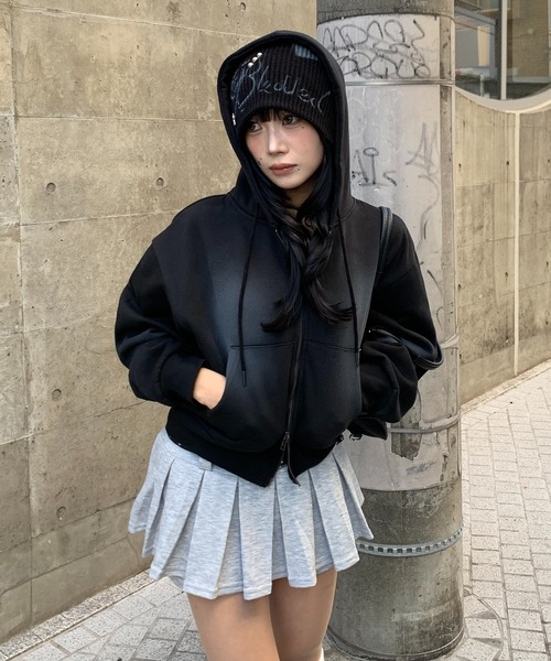 lilful（リルフル）の「スプレー加工 ショート丈 ダブルジップパーカー（パーカー・レディース・ピンク/ブラック/ベージュ/グレー・F）」の14枚目の写真