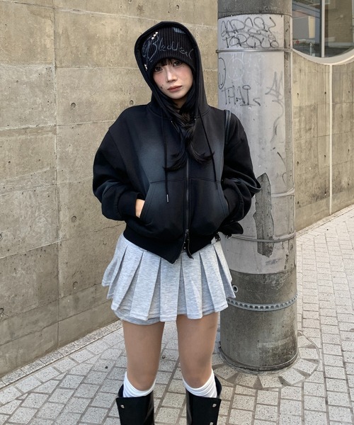 lilful（リルフル）の「スプレー加工 ショート丈 ダブルジップパーカー（パーカー・レディース・ピンク/ブラック/ベージュ/グレー・F）」の8枚目の写真