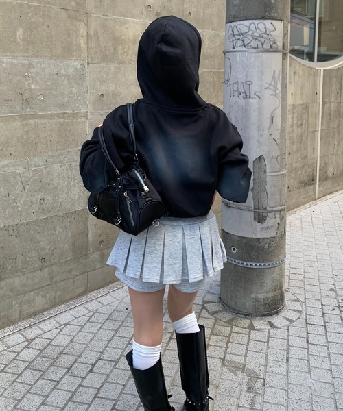 lilful（リルフル）の「スプレー加工 ショート丈 ダブルジップパーカー（パーカー・レディース・ピンク/ブラック/ベージュ/グレー・F）」の15枚目の写真