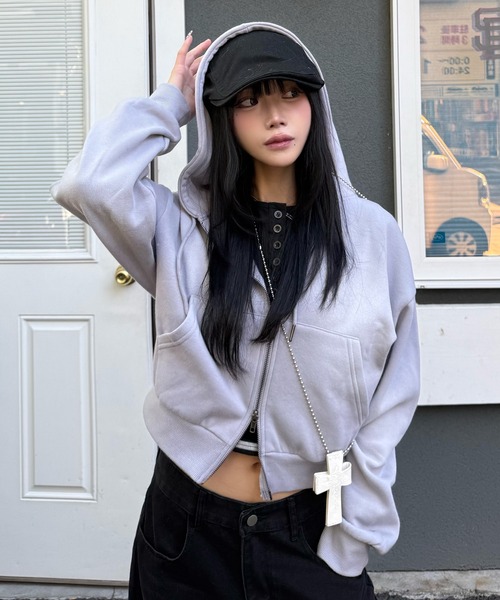 lilful（リルフル）の「スプレー加工 ショート丈 ダブルジップパーカー（パーカー・レディース・ピンク/ブラック/ベージュ/グレー・F）」の5枚目の写真
