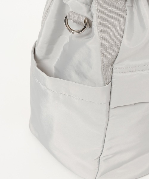 LEPSIM（レプシィム）の「【500mlペットボトルも入る】ユーティリティ巾着バッグ　633023（ショルダーバッグ・レディース・ブラック/カーキ/ライトグレー・ONE SIZE）」の11枚目の写真