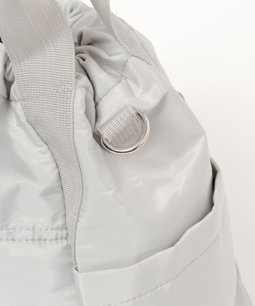 LEPSIM（レプシィム）の「【500mlペットボトルも入る】ユーティリティ巾着バッグ　633023（ショルダーバッグ・レディース・ブラック/カーキ/ライトグレー・ONE SIZE）」の12枚目の写真