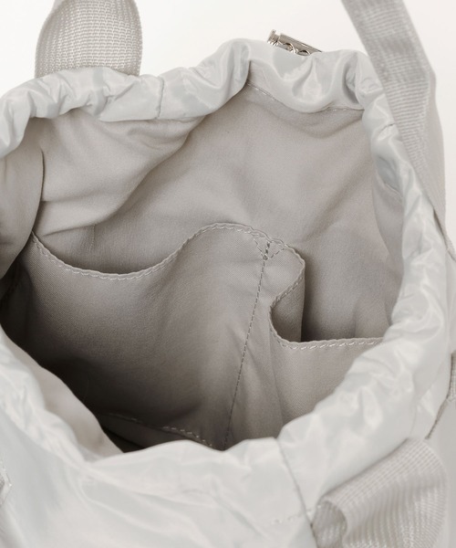 LEPSIM（レプシィム）の「【500mlペットボトルも入る】ユーティリティ巾着バッグ　633023（ショルダーバッグ・レディース・ブラック/カーキ/ライトグレー・ONE SIZE）」の17枚目の写真