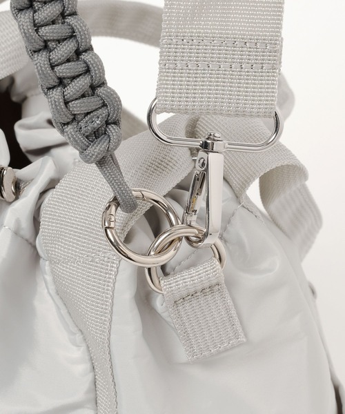 LEPSIM（レプシィム）の「【500mlペットボトルも入る】ユーティリティ巾着バッグ　633023（ショルダーバッグ・レディース・ブラック/カーキ/ライトグレー・ONE SIZE）」の18枚目の写真