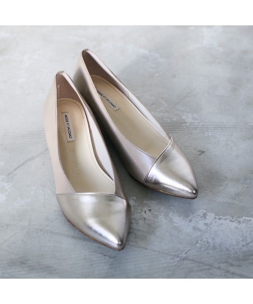 Mode et Jacomo（モードエジャコモ）の「【レイン対応】ポインテッドウェッジソールパンプス（パンプス・レディース・ブラック/グレー系カモフラージュ/ブルー系その他/ベージュ系その他・22.5cm/23cm/23.5cm/24cm/24.5cm）」の2枚目の写真