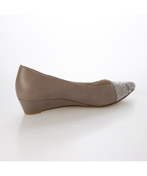 Mode et Jacomo（モードエジャコモ）の「【レイン対応】ポインテッドウェッジソールパンプス（パンプス・レディース・ブラック/グレー系カモフラージュ/ブルー系その他/ベージュ系その他・22.5cm/23cm/23.5cm/24cm/24.5cm）」の17枚目の写真