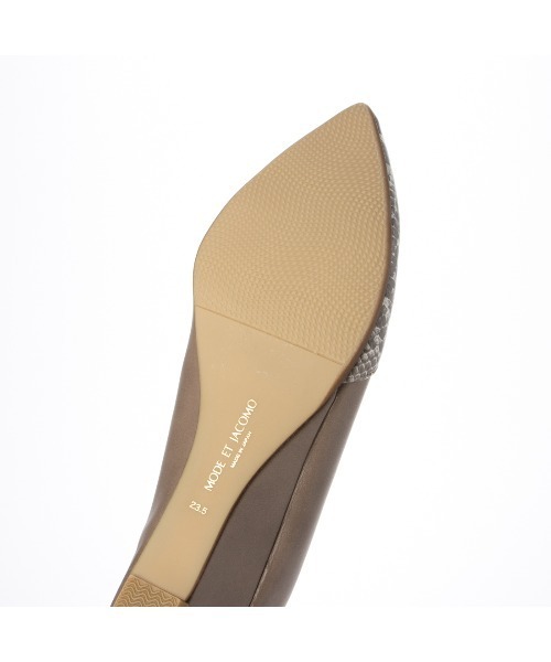 Mode et Jacomo（モードエジャコモ）の「【レイン対応】ポインテッドウェッジソールパンプス（パンプス・レディース・ブラック/グレー系カモフラージュ/ブルー系その他/ベージュ系その他・22.5cm/23cm/23.5cm/24cm/24.5cm）」の19枚目の写真