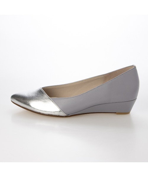 Mode et Jacomo（モードエジャコモ）の「【レイン対応】ポインテッドウェッジソールパンプス（パンプス・レディース・ブラック/グレー系カモフラージュ/ブルー系その他/ベージュ系その他・22.5cm/23cm/23.5cm/24cm/24.5cm）」の6枚目の写真