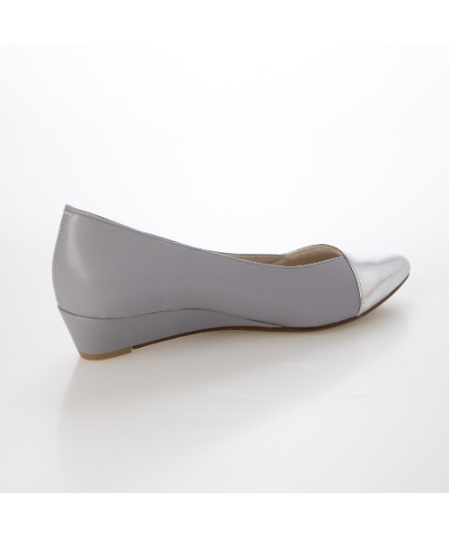 Mode et Jacomo（モードエジャコモ）の「【レイン対応】ポインテッドウェッジソールパンプス（パンプス・レディース・ブラック/グレー系カモフラージュ/ブルー系その他/ベージュ系その他・22.5cm/23cm/23.5cm/24cm/24.5cm）」の7枚目の写真