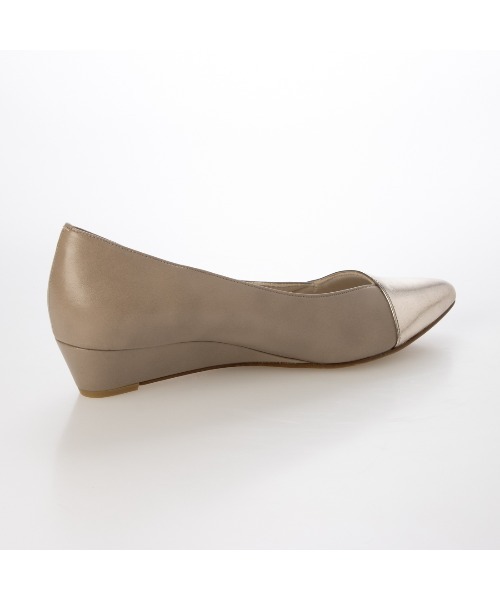 Mode et Jacomo（モードエジャコモ）の「【レイン対応】ポインテッドウェッジソールパンプス（パンプス・レディース・ブラック/グレー系カモフラージュ/ブルー系その他/ベージュ系その他・22.5cm/23cm/23.5cm/24cm/24.5cm）」の12枚目の写真