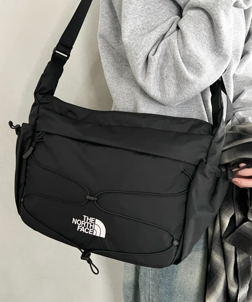 THE NORTH FACE（ザノースフェイス）の「THE NORTH FACE(ザ・ノースフェイス)/軽量 A4収納可 大容量 メッセンジャーバッグ ショルダーバッグ/BOREALIS SOFT MESSENGER（ショルダーバッグ・レディース・ブラック/ベージュ/カーキ・FREE）」の22枚目の写真