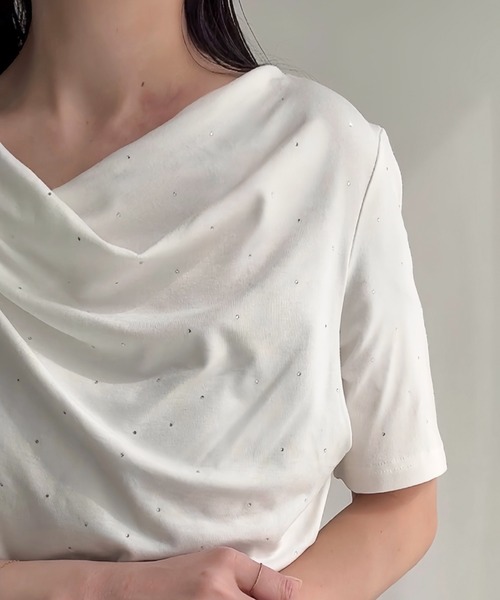 junoah(ジュノア)の「ラインストーン半袖ドレープトップス(Tシャツ/カットソー・レディース・ホワイト/ブラック/クリーム・LARGE/MEDIUM/SMALL)」の8枚目の写真