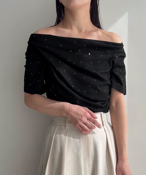 junoah(ジュノア)の「ラインストーン半袖ドレープトップス(Tシャツ/カットソー・レディース・ホワイト/ブラック/クリーム・LARGE/MEDIUM/SMALL)」の14枚目の写真