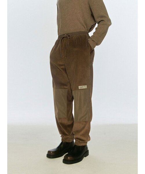FROM ARLES（フロムアルル）の「セリファコーデュロイリラックスフィットパンツ / ブラウン（その他パンツ・メンズ・ブラウン・ONE SIZE）」の4枚目の写真