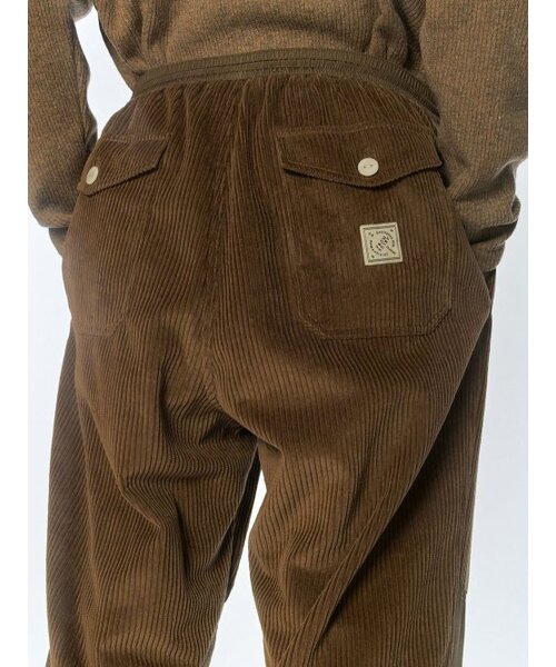 FROM ARLES（フロムアルル）の「セリファコーデュロイリラックスフィットパンツ / ブラウン（その他パンツ・メンズ・ブラウン・ONE SIZE）」の6枚目の写真