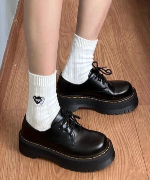 LAC-VERT（ラック・ヴェール）の「厚底レースアップシューズ（ドレスシューズ・レディース・ブラック・SMALL/MEDIUM/LARGE）」の10枚目の写真