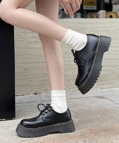 LAC-VERT（ラック・ヴェール）の「厚底レースアップシューズ（ドレスシューズ・レディース・ブラック・SMALL/MEDIUM/LARGE）」の8枚目の写真