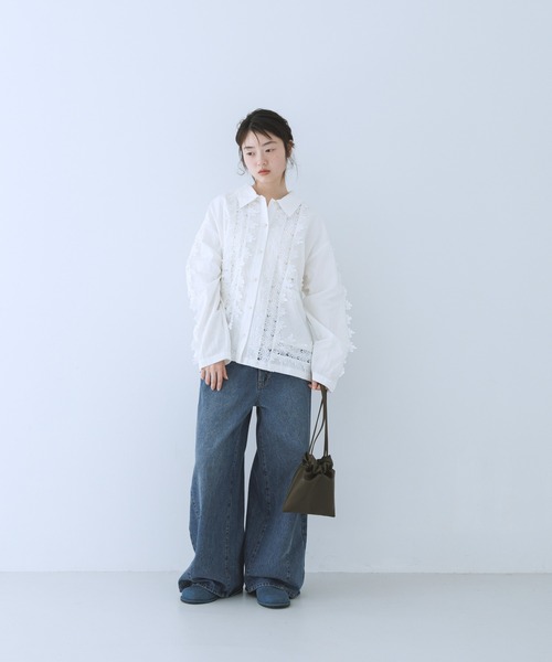 KBF(ケイビーエフ)の「ヴィンテージライクレースシャツ(シャツ/ブラウス・レディース・ダークブラウン/オフホワイト/ブラック・ONE)」の7枚目の写真