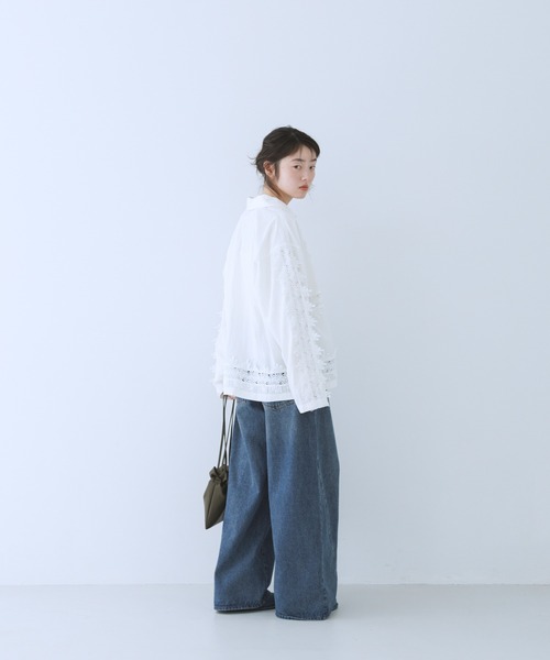 KBF(ケイビーエフ)の「ヴィンテージライクレースシャツ(シャツ/ブラウス・レディース・ダークブラウン/オフホワイト/ブラック・ONE)」の9枚目の写真