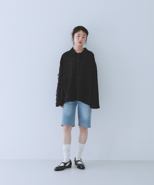 KBF(ケイビーエフ)の「ヴィンテージライクレースシャツ(シャツ/ブラウス・レディース・ダークブラウン/オフホワイト/ブラック・ONE)」の13枚目の写真