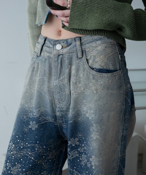 VACANCY（ヴァカンシー）の「ヴィンテージフラワー柄オーロラストーンデニム（デニムパンツ・レディース・ブルー・LARGE/MEDIUM/SMALL）」の13枚目の写真