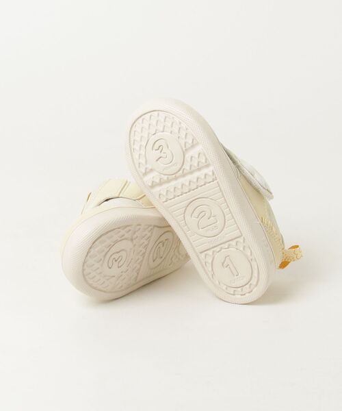 IFME(イフミー)の「KIDS|ifme CALIN デイジー ifme patto スニーカー【直営店限定】(スニーカー・キッズ・ピンク/イエロー/パープル・15.0cm/15.5cm/16.0cm/16.5cm/17.0cm/17.5cm/18.0cm/18.5cm/19.0cm/19.5cm/20.0cm/20.5cm/21.0cm)」の5枚目の写真