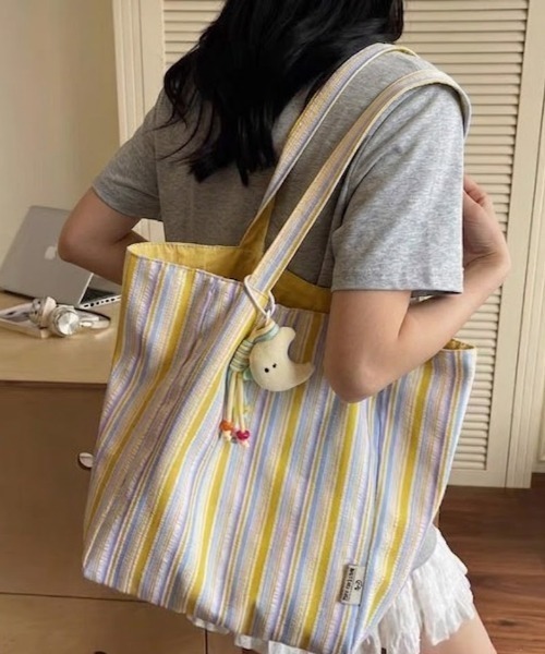 SHEPP(シープ)の「【リバーシブル】レタリングロゴ マルチストライプ キャンパストートバッグ(トートバッグ・レディース・ピンク/イエロー・F)」の1枚目の写真