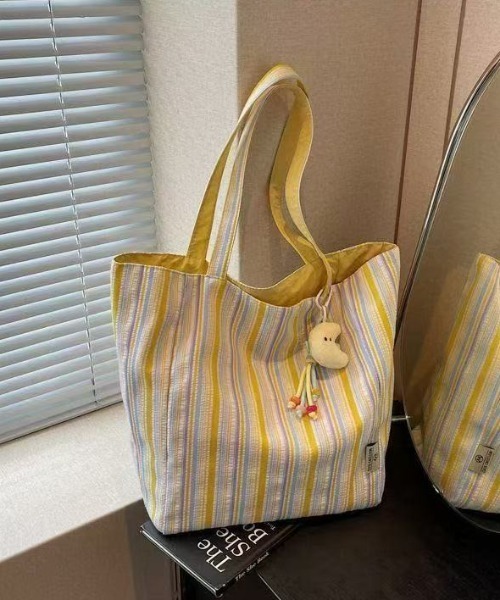 SHEPP(シープ)の「【リバーシブル】レタリングロゴ マルチストライプ キャンパストートバッグ(トートバッグ・レディース・ピンク/イエロー・F)」の12枚目の写真
