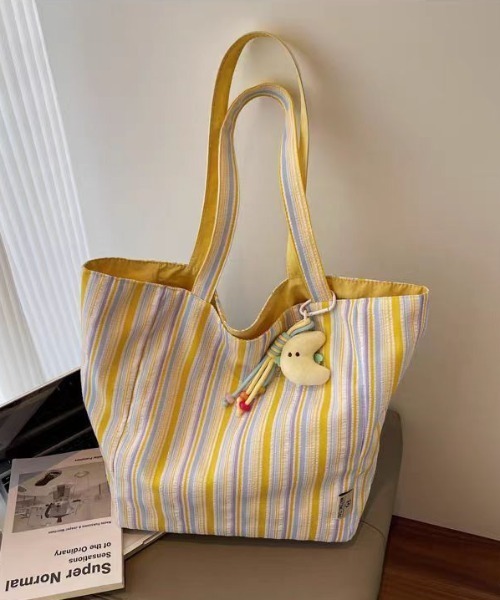 SHEPP(シープ)の「【リバーシブル】レタリングロゴ マルチストライプ キャンパストートバッグ(トートバッグ・レディース・ピンク/イエロー・F)」の11枚目の写真