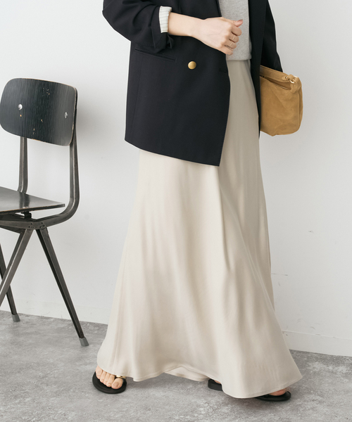 Spick & Span(スピックアンドスパン)の「ウォッシャブルキュプラ マキシスカート(スカート・レディース・チャコールグレー/モカ/ベージュ・36/38)」の3枚目の写真