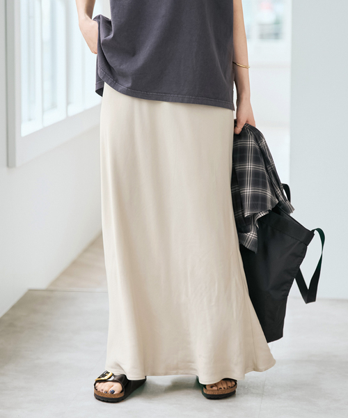 Spick & Span(スピックアンドスパン)の「ウォッシャブルキュプラ マキシスカート(スカート・レディース・チャコールグレー/モカ/ベージュ・36/38)」の13枚目の写真