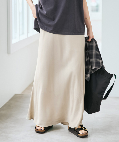 Spick & Span(スピックアンドスパン)の「ウォッシャブルキュプラ マキシスカート(スカート・レディース・チャコールグレー/モカ/ベージュ・36/38)」の14枚目の写真