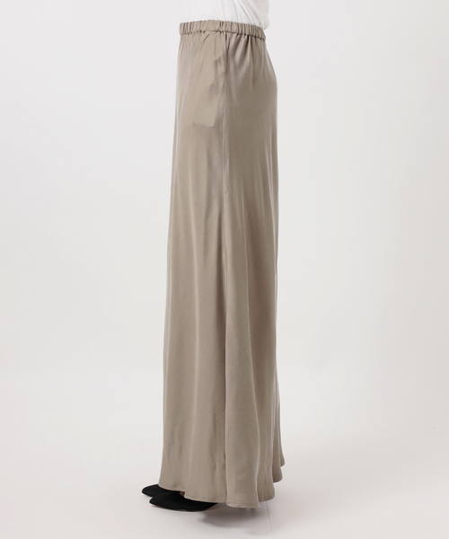 Spick & Span(スピックアンドスパン)の「ウォッシャブルキュプラ マキシスカート(スカート・レディース・チャコールグレー/モカ/ベージュ・36/38)」の11枚目の写真