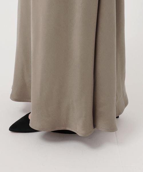 Spick & Span(スピックアンドスパン)の「ウォッシャブルキュプラ マキシスカート(スカート・レディース・チャコールグレー/モカ/ベージュ・36/38)」の16枚目の写真