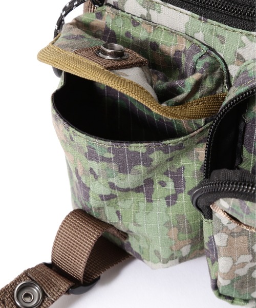 AVIREX(アヴィレックス)の「《直営店限定》REFLECTOR RIP MINI POCHETTE / リフレクター リップ ミニポシェット / AVIREX / アヴィレックス(ショルダーバッグ・メンズ・グリーン系カモフラージュ/ブラック・FREE)」の21枚目の写真