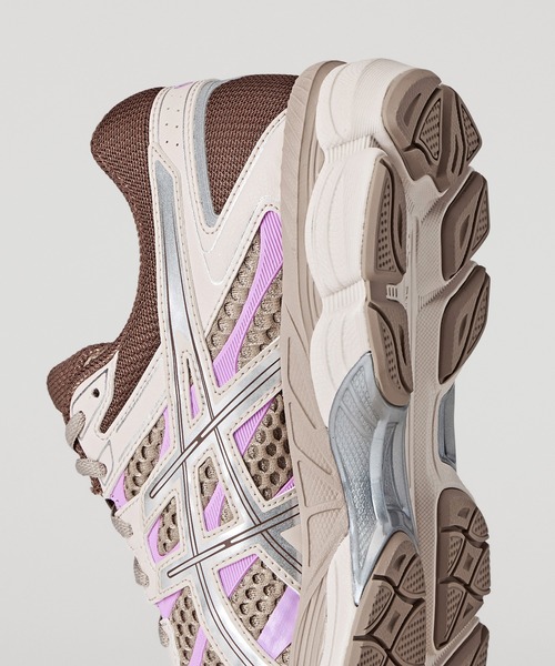 ASICS(アシックス)の「GEL-CUMULUS 16 / ゲルキュムラス 16(スニーカー・レディース・ブラウン系その他・24.5/24/28/29/28.5/29.5/27/23/25.5/26.5/26/25/27.5/23.5)」の2枚目の写真