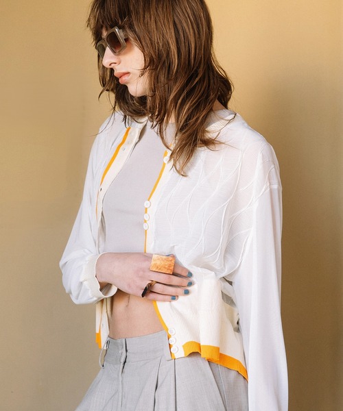 AULA AILA（アウラアイラ）の「シアードッキング３ボタンカーディガン（カーディガン/ボレロ・レディース・ライム/ブラック/アイボリー・0）」の5枚目の写真