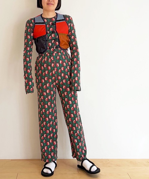 HOLIDAY（ホリデイ）の「HOLIDAY PACKABLE VEST ホリデイパッカブルベスト（ベスト・レディース・マルチ/ブラック・ONE SIZE）」の15枚目の写真