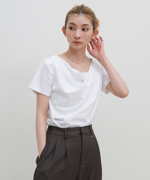select MOCA(セレクトモカ)の「ドレープネックハーフスリーブTシャツ(Tシャツ/カットソー・レディース・オフホワイト/ブラック・FREE)」の1枚目の写真