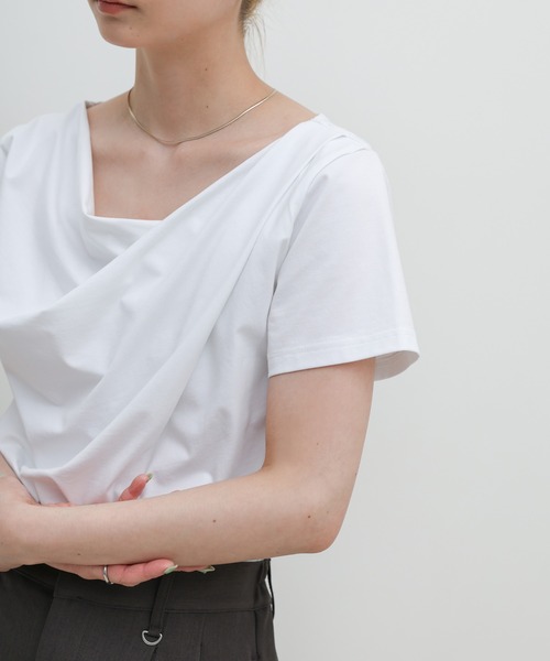 select MOCA(セレクトモカ)の「ドレープネックハーフスリーブTシャツ(Tシャツ/カットソー・レディース・オフホワイト/ブラック・FREE)」の5枚目の写真